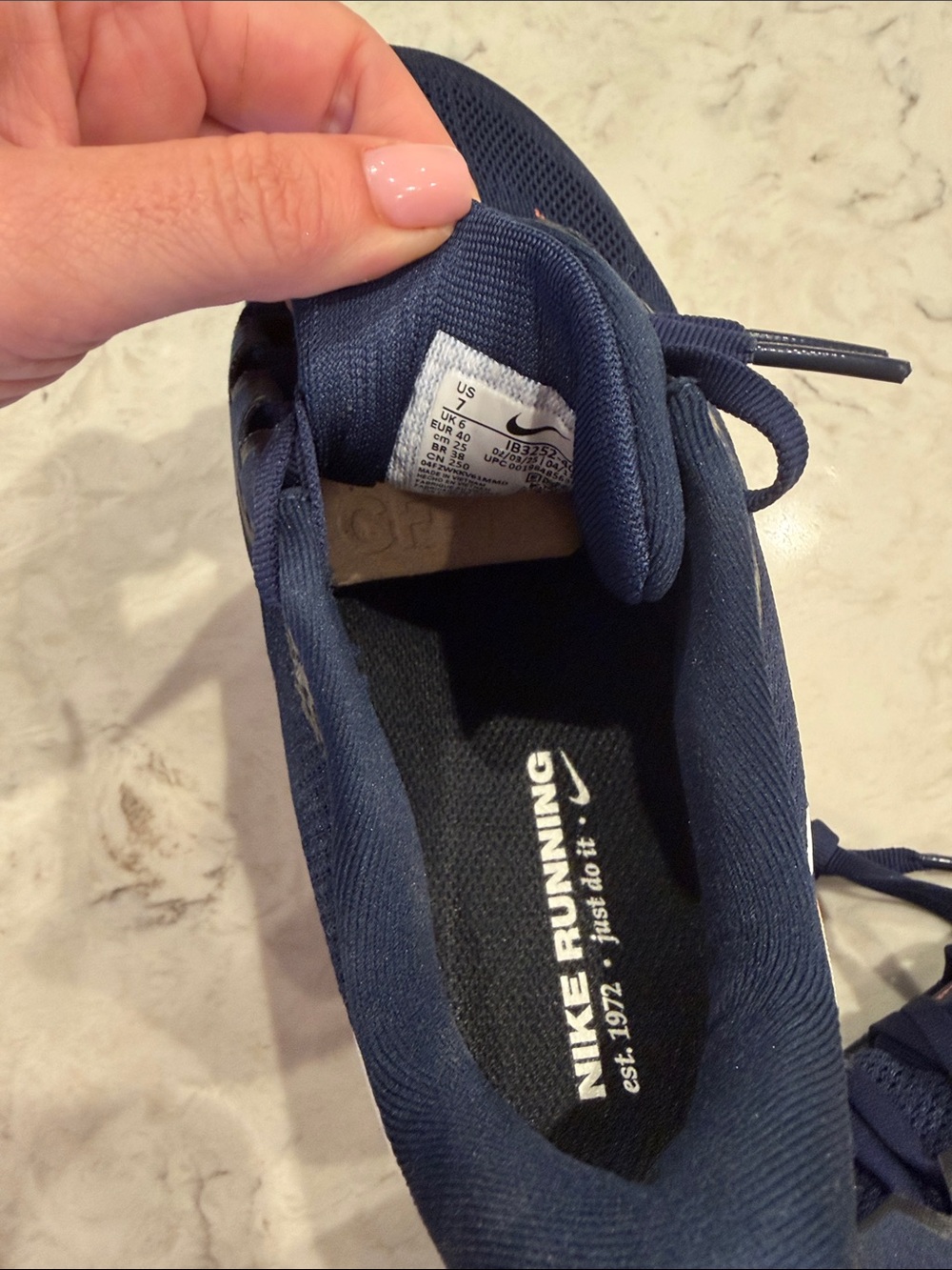 Nike Navy & Orange Running Sneakers with White Swoosh Auburn Boys|Men size 7 - Picture 3 of 3
